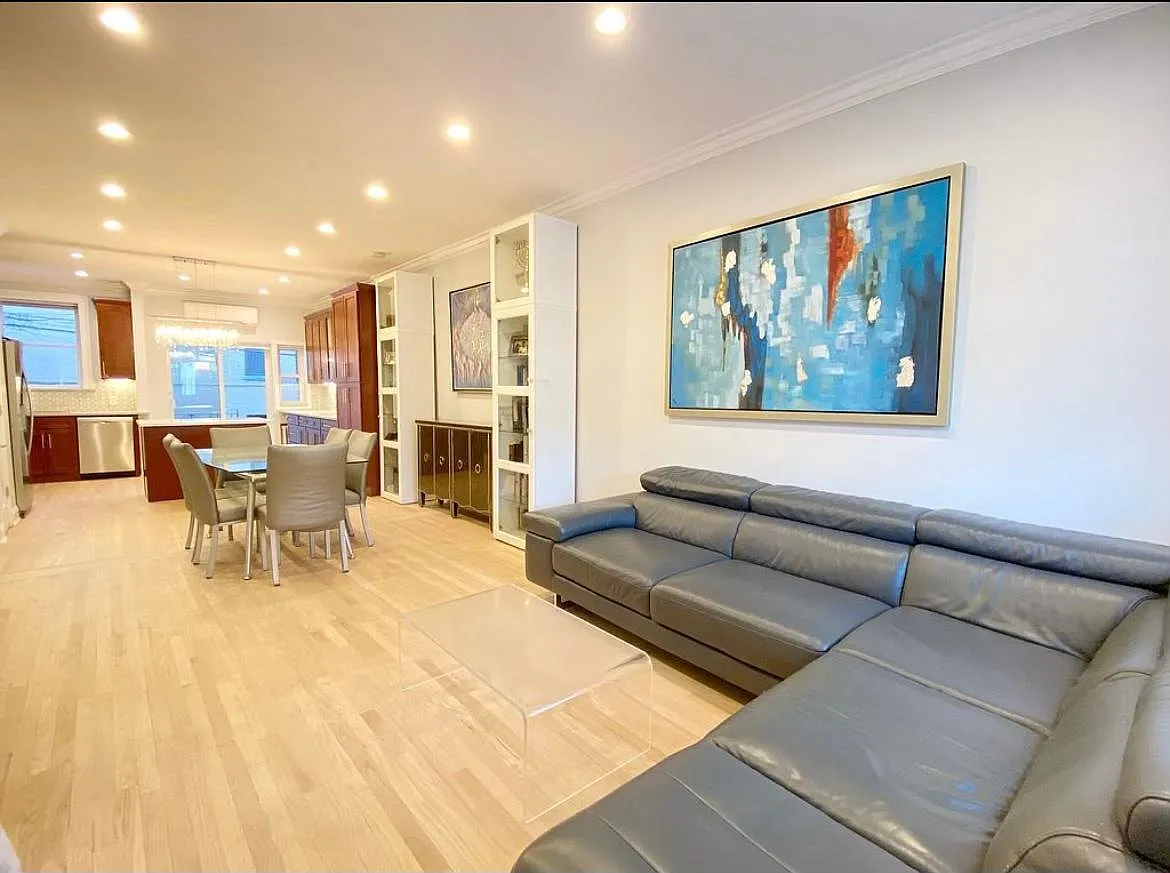 71 Corbin Pl — Photo 2