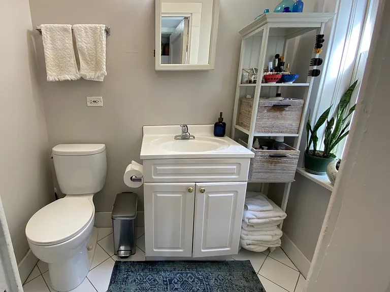 4450 N Ashland Ave — Photo 14