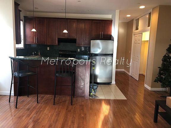 5th image of 23-66 27th St Floor 2