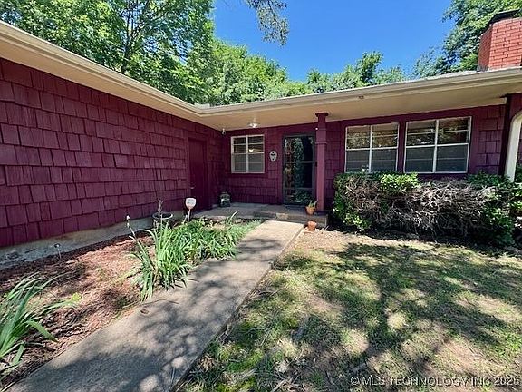 2nd image of 1822 N Xenophon Ave