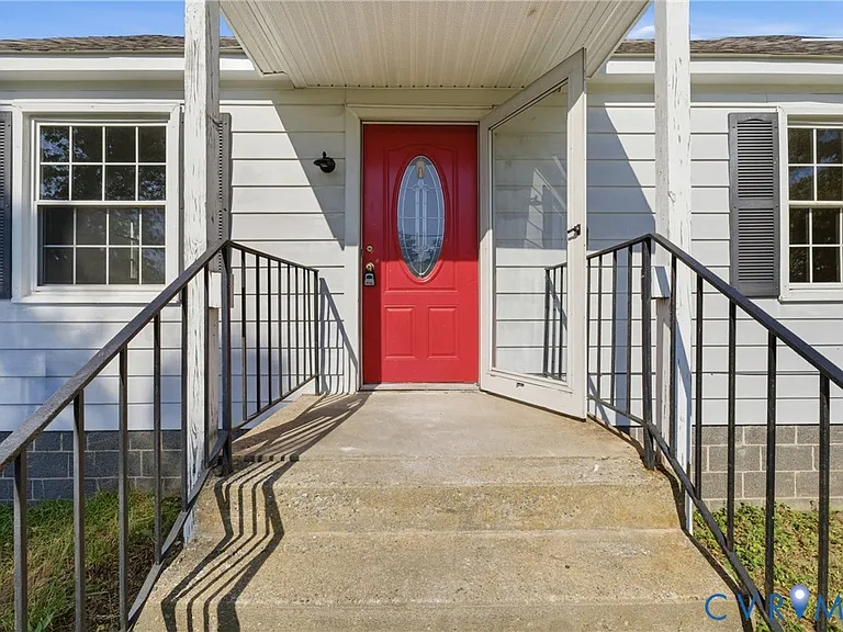 302 Marlin Dr — Photo 3