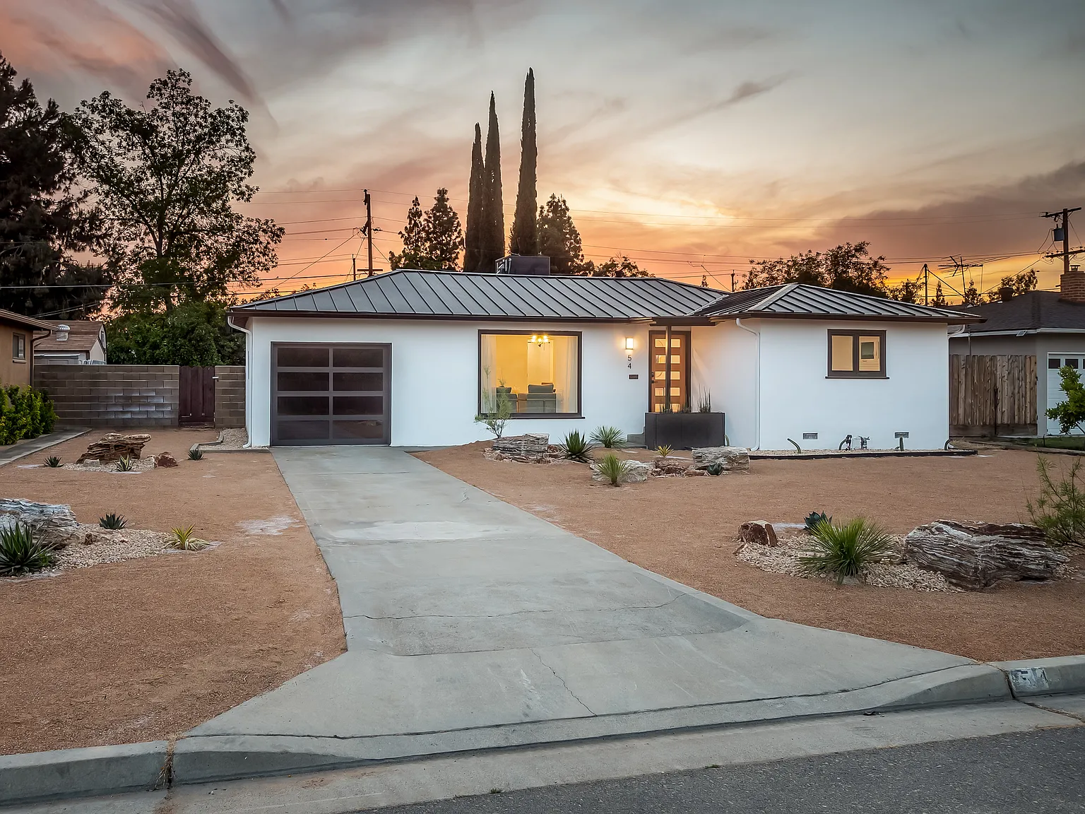 3 bed, 990 sqft, $2,400 — Photo 3
