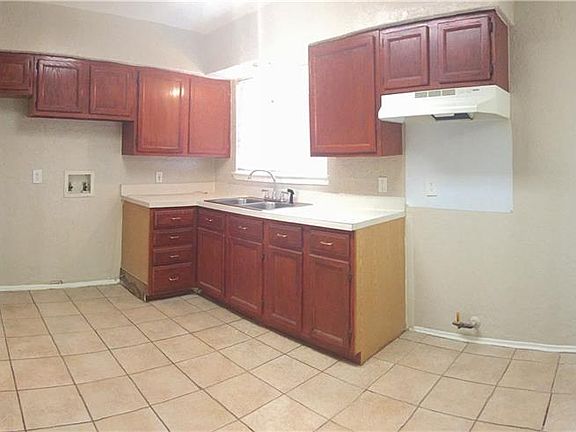 5th image of 309 E Cober St