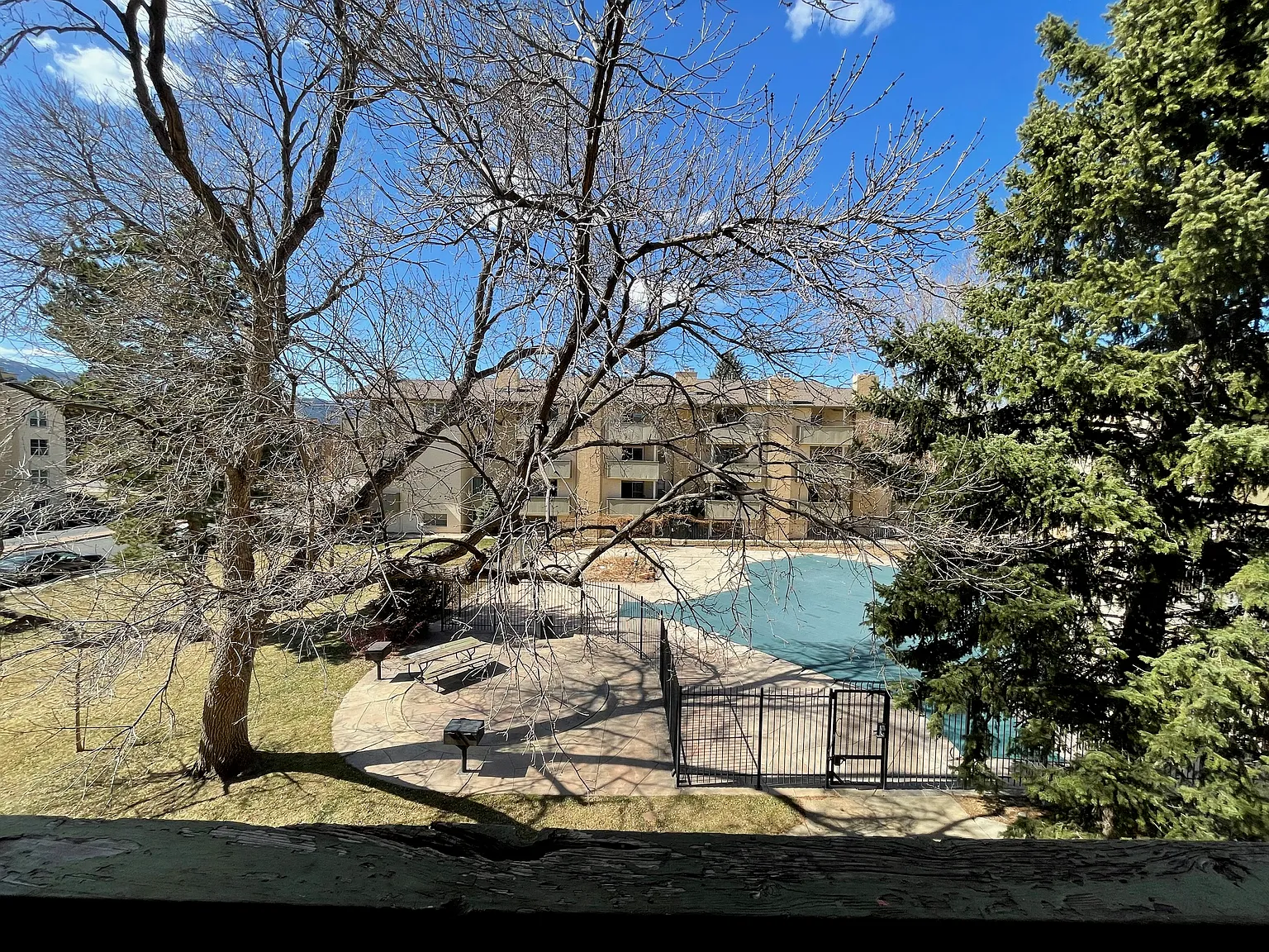 2 bed, 1.5 bath, 1044 sqft, $1,900 — Photo 2