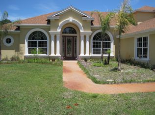 2060 Blue Fish Pl, Geneva, FL 32732