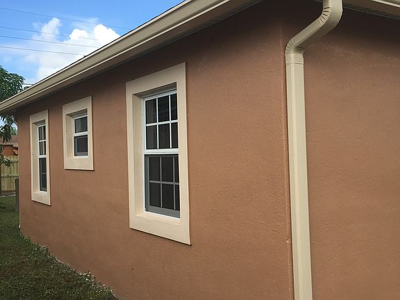 5th image of 2305 Clubhouse Dr
