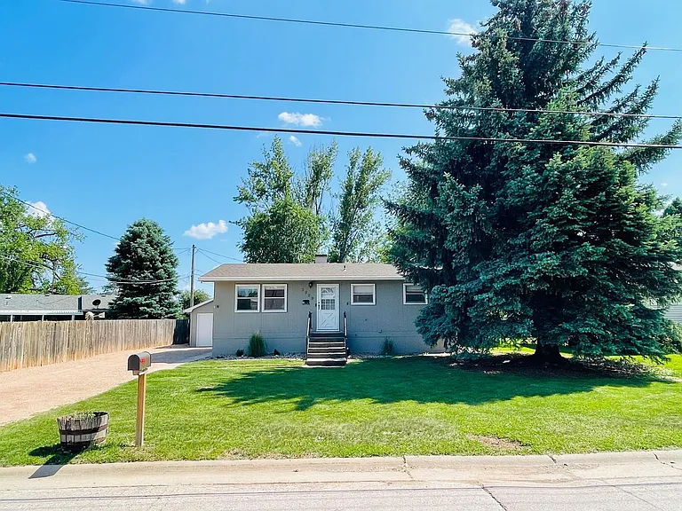 3929 Lakeview Dr — Photo 30