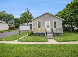 211 Sheridan St, Crown Point, IN 46307