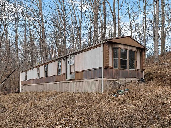 3rd image of 44 John Dr