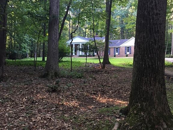 2nd image of 7113 Sylvan Glen Ln