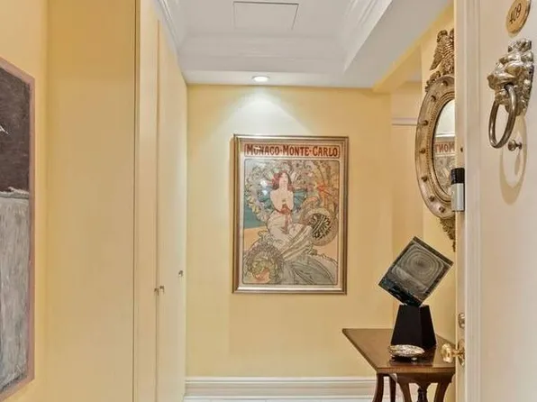 465 Park Avenue 409 image 2 of 19