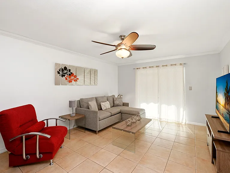 4410 Bar Harbor Dr — Photo 3