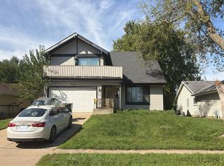 5460 Arlington Dr E, Hanover Park, IL 60133