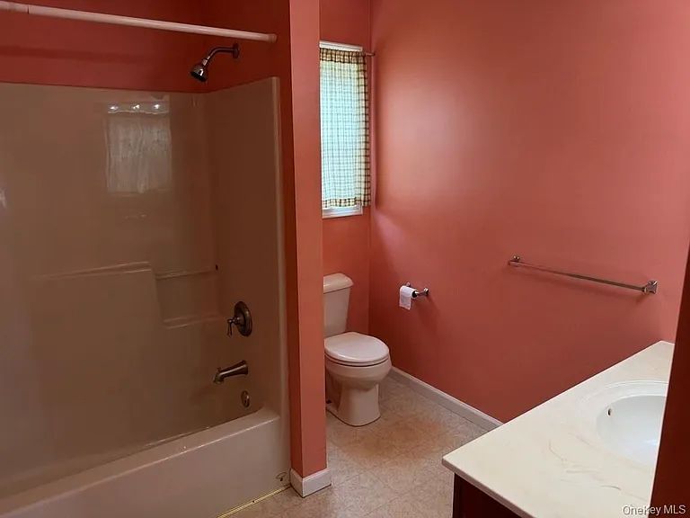 7 Pond St — Photo 12