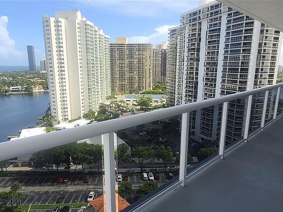 4th image of 20505 E Country Club Dr APT 1934