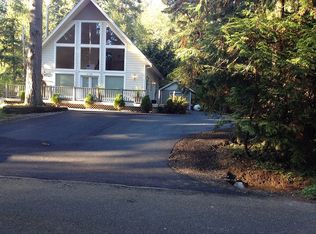 2736 NE Mountain View Dr, Hansville, WA 98340