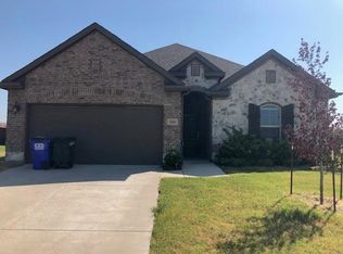 100 Trailwood Ct, Forney, TX 75126