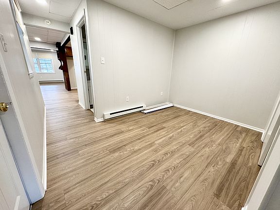 Middle room/office