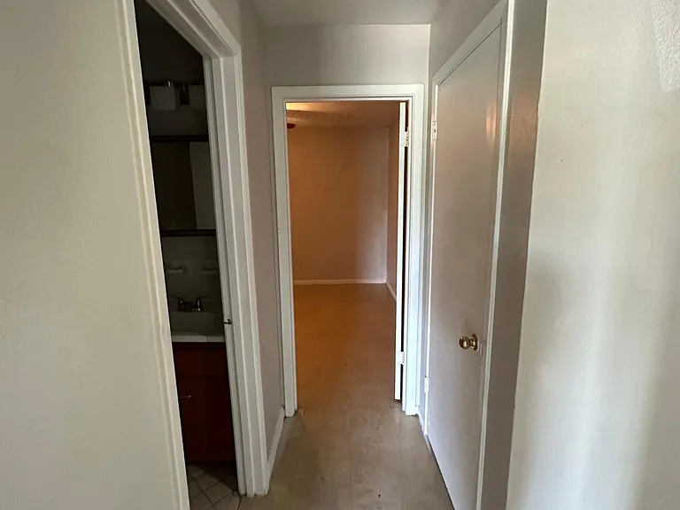 220 Pinckney St #F — Photo 9