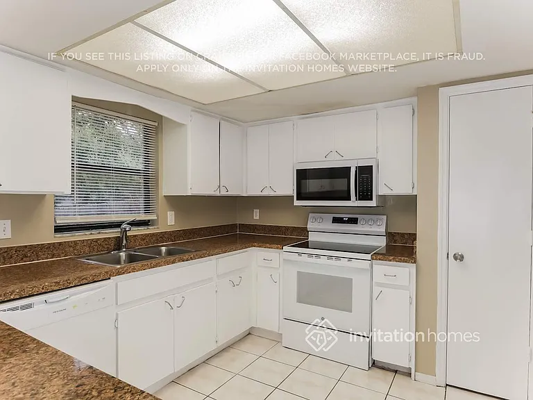 1517 Kestrel Way — Photo 9