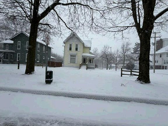 4th image of 123 Seward St