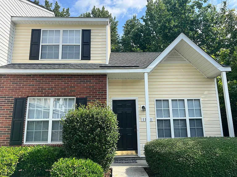 1781 Forest Side Ln — Photo 1