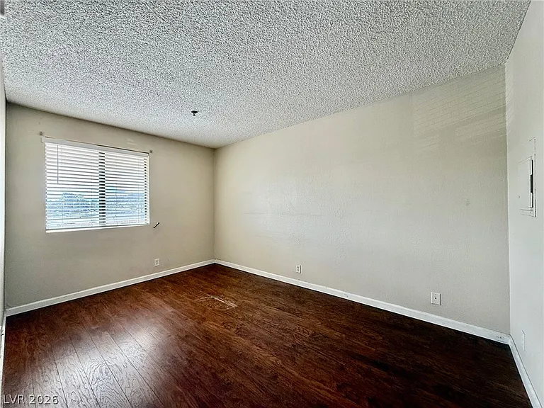 1381 E University Ave #305 — Photo 5