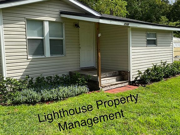 2nd image of 2149 Ashland St