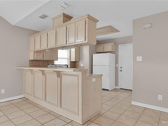 4th image of 1624 Tampa St #3