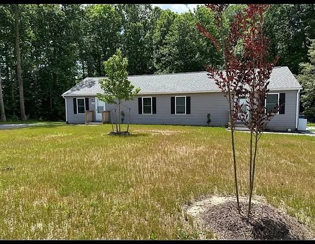 640 Lara Rd — Photo 1