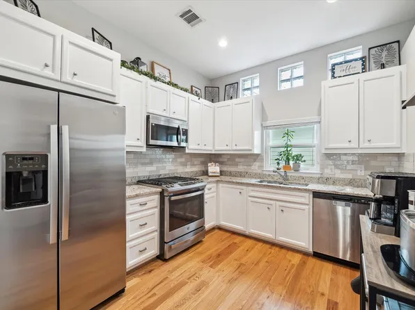 8705 Bryam St #2003, Houston, TX 77061