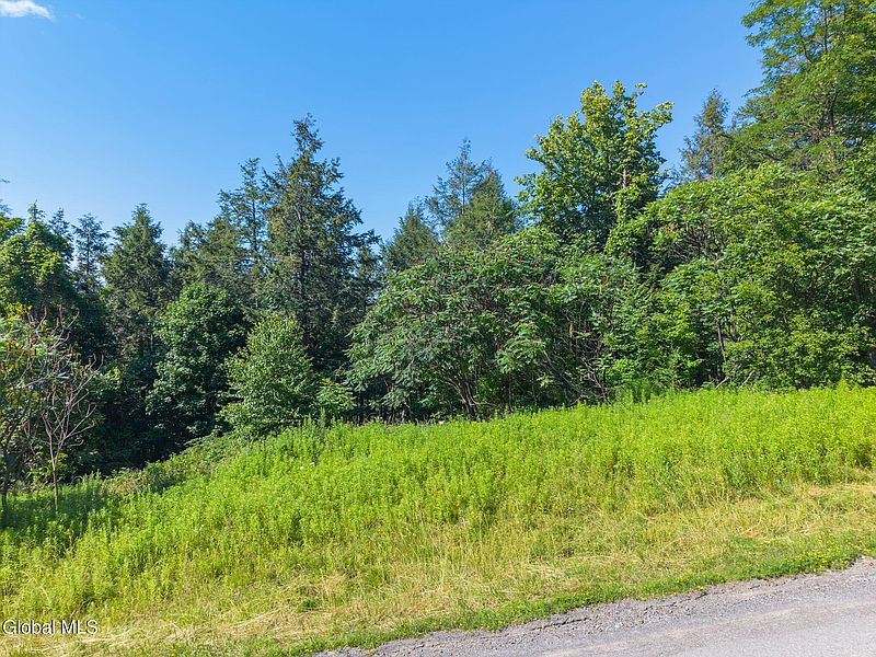 5th image of 253 Armlin Hill Road