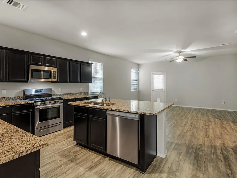 7035 Bonaire Vista Ln — Photo 4