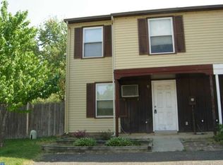 549 W Loch Lomond Dr, Sicklerville, NJ 08081