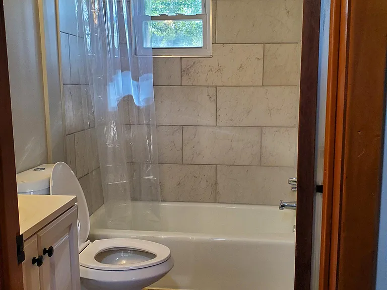 1447 Ellwood Ave SW — Photo 7