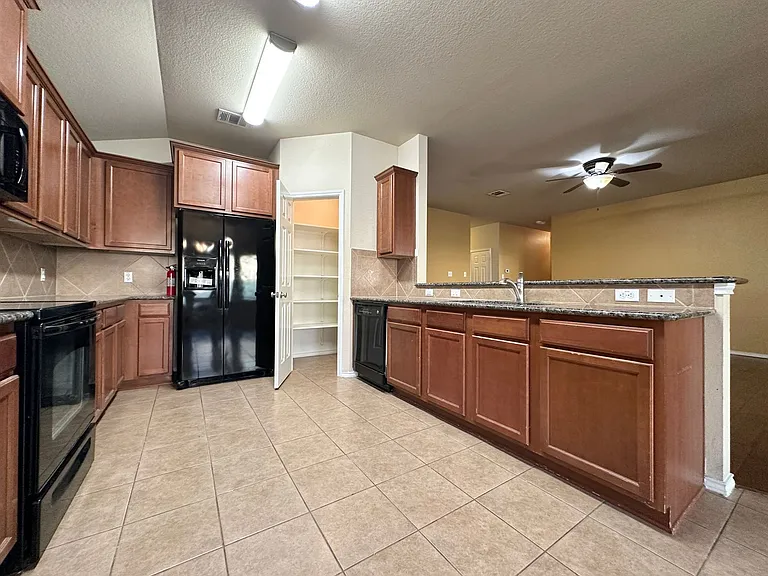 6806 Modesto Rd — Photo 8
