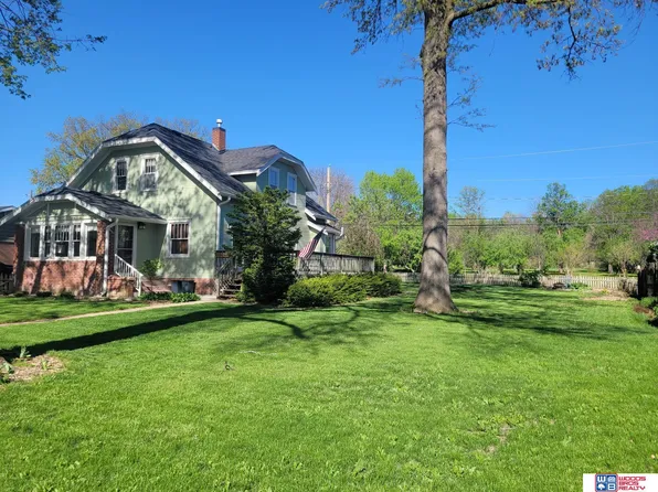 1100 N 5th St, Seward, NE 68434