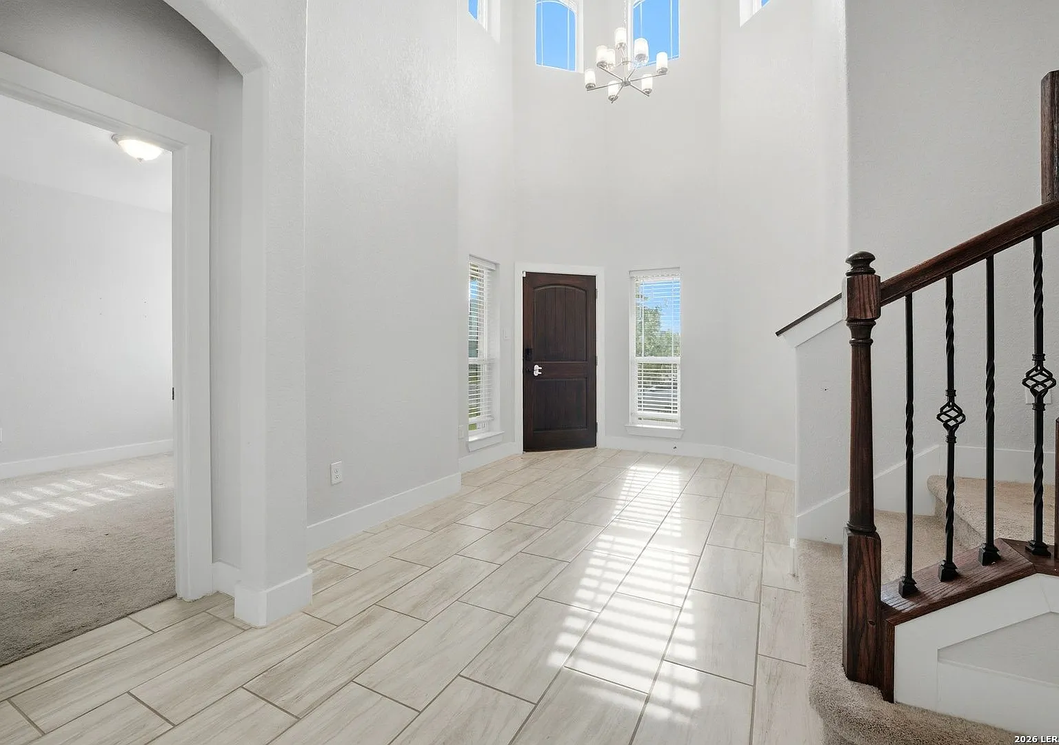 Stunning 4bed/3bath House For Lease! Available Now! — Photo 3