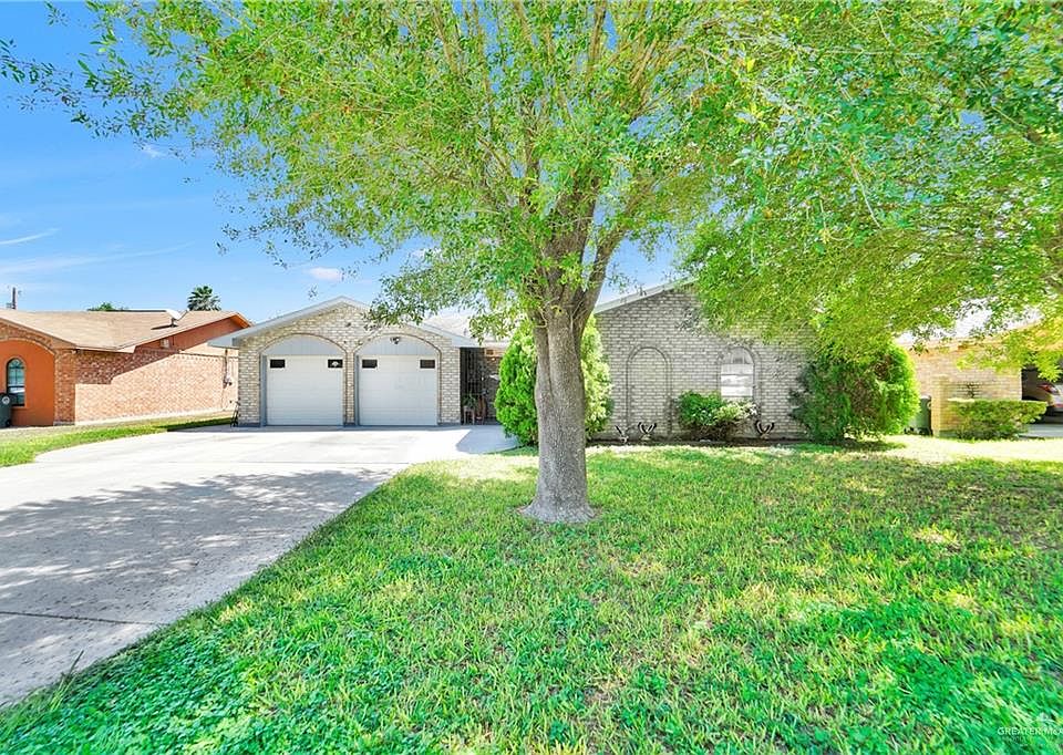 1st image of 2208 Royal Palm Dr