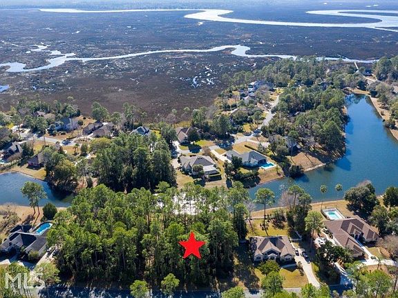 3rd image of 1018 Greenwillow Dr
