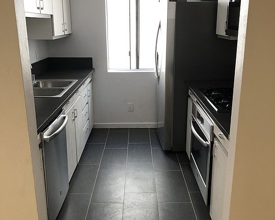 5th image of 11828 Goshen Ave APT 6