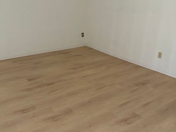 5th image of 2840 E Virginia Ave