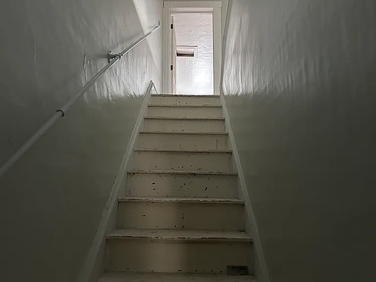302 W Snyder Ave — Photo 4