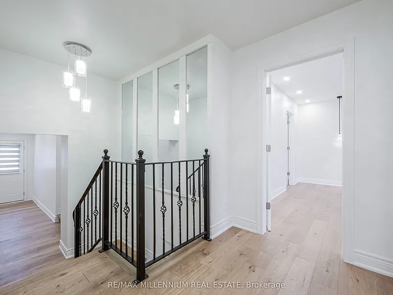 1285 Rebecca St — Photo 27