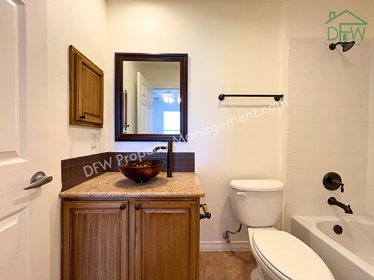 1205 Golden Gate Dr — Photo 29