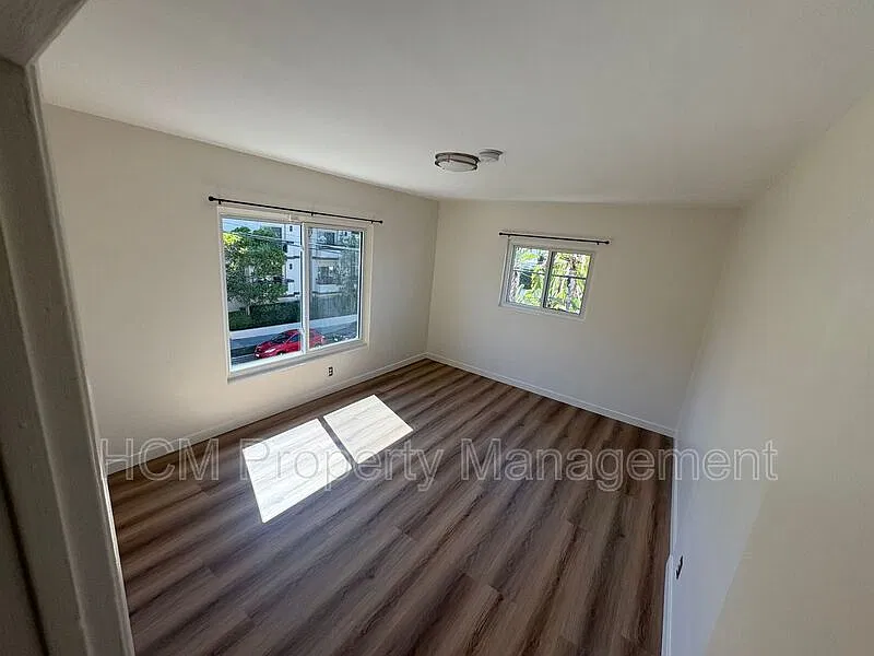 2 bed, 1.0 bath, $2,700 — Photo 4