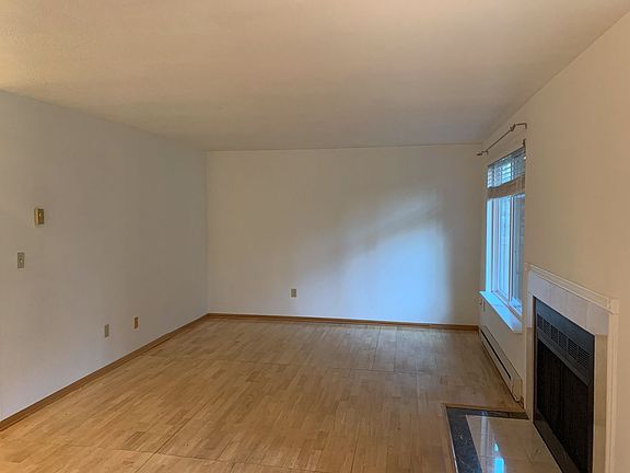5th image of 10129 NE 115th Ln