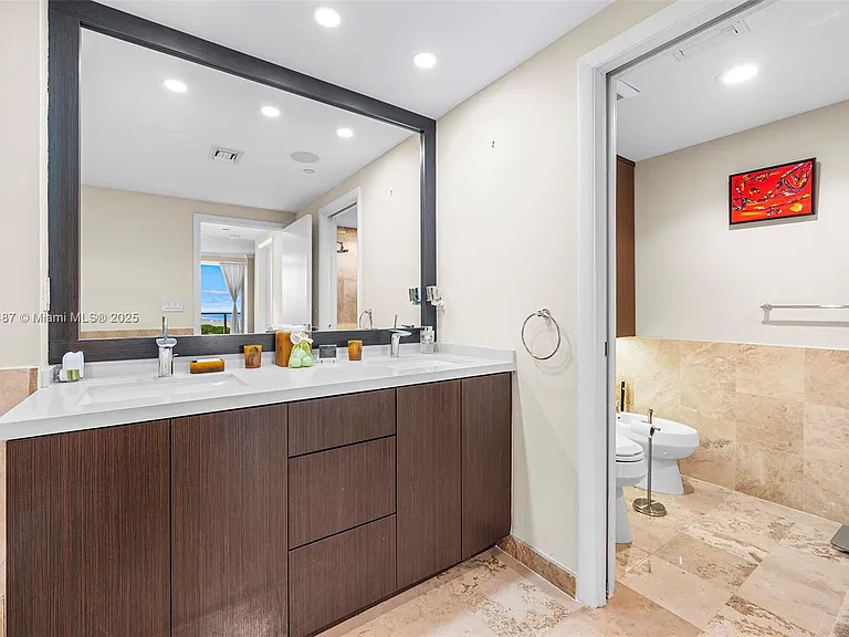 1455 Ocean Dr #1003 — Photo 23