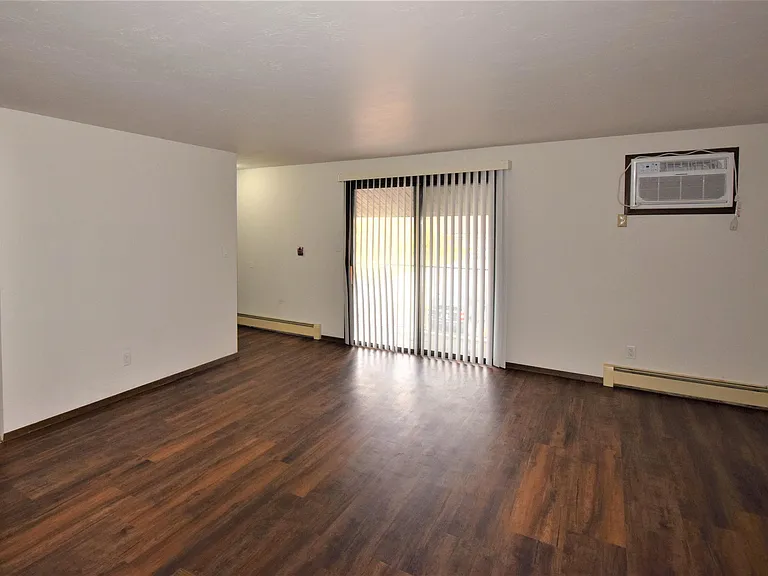 1760 Badger St — Photo 6