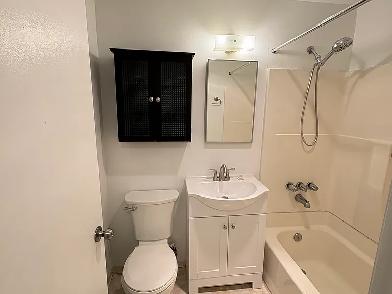 408 N 61st St #4 — Photo 19